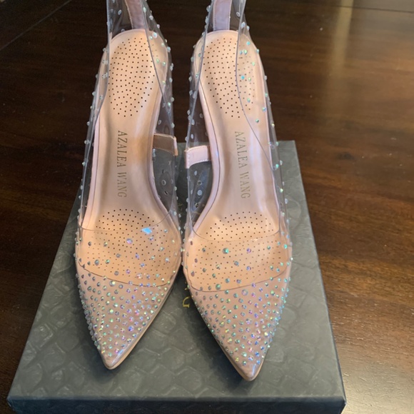 Azalea Wang gorgeous Heels 7.5 - Picture 2 of 5